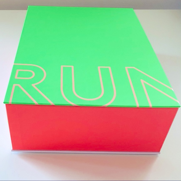 Drunk Elephant Neon coloured storage box with magnetic catch at edges - Picture 6 of 8
